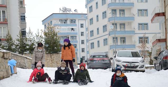 Παιδιά που κάνουν σκι με δίσκο – ειδήσεις της τελευταίας στιγμής